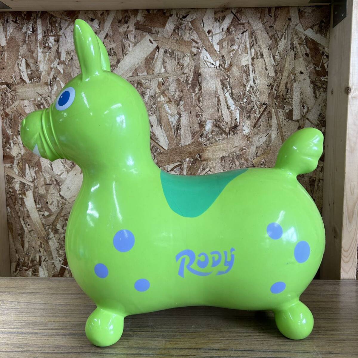 RODY ロディ 乗用玩具 乗り物 空気入れ無し おもちゃ 緑 グリーン ロディー イタリア製 幼児向け ライムグリーン _画像2