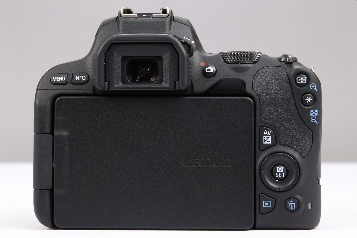 【 新品同様 | シャッター数 380回 】 Canon EOS Kiss X9 ボディ ブラック 【 バッテリー 劣化なし | ポーチ 追加付属 】_画像7