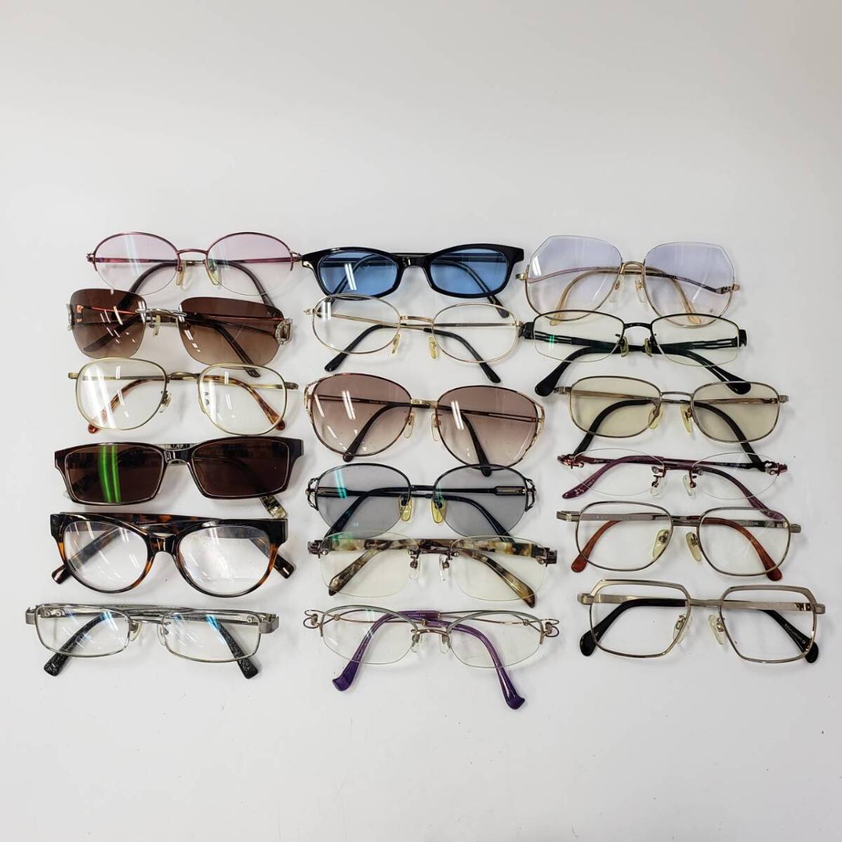 M061(3300)-584 sunglasses glasses large amount summarize gross weight : approximately 3.3. condition sama .