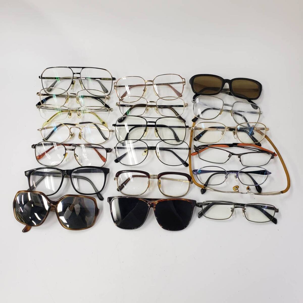 M061(3300)-584 sunglasses glasses large amount summarize gross weight : approximately 3.3. condition sama .