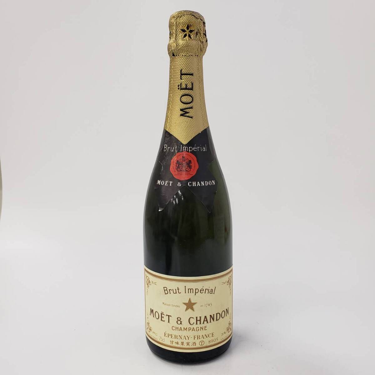 M41170(061)-587/MS3000　酒　MOET&CHANDON CHAMPAGNE Brut Imperial　モエ・エ・シャンドン アンぺリアル シャンパン 12％ 750ml_画像1