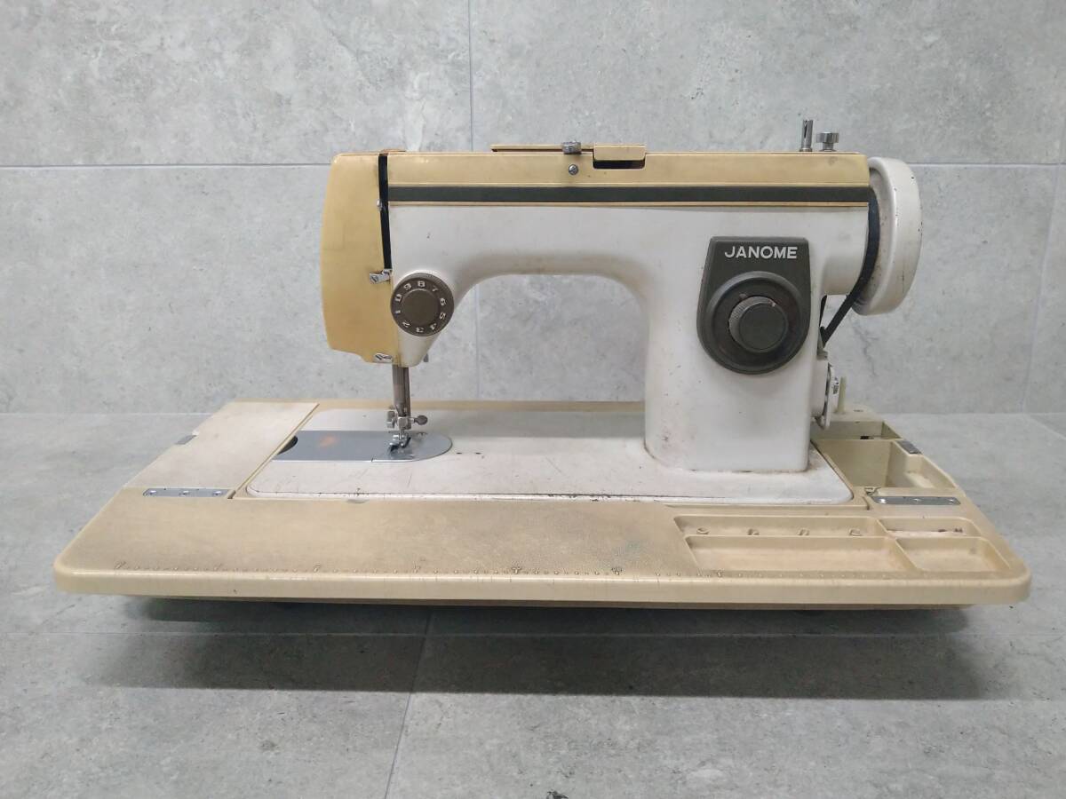 F8209(061)-717/IT0 JANOME швейная машина MODEL 367 RICCAR с футляром Janome retro 