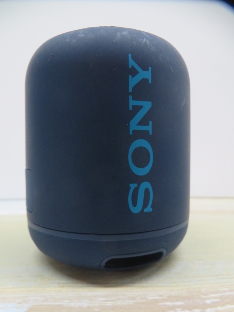 ■SONY SRS-XB12 ワイヤレススピーカー ソニー ポータブルスピーカー Bluetoothスピーカー USB充電ケーブル付き 動作品 94750■！！_画像2