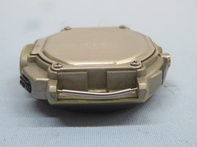 ★CASIO APX-100 腕時計 ALTIMETER クォーツ アナデジ カシオ 電池交換済み 94606★！！_画像6