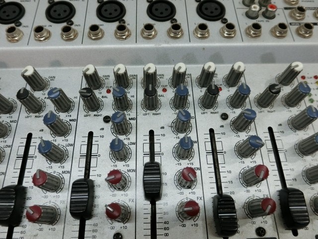 ★BEHRINGER EURORACK UBB1002 ミキサー ベリンガー USED 94678★！！_画像3