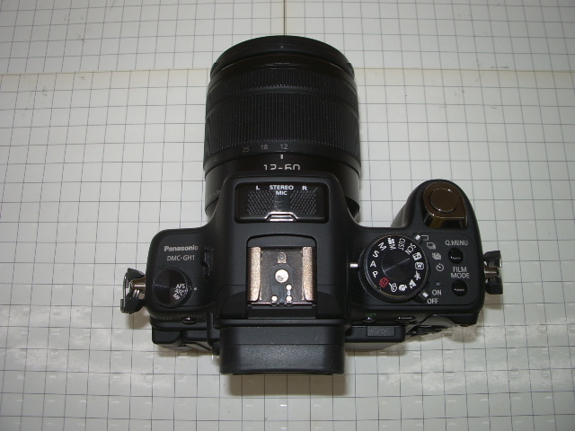 パナソニック　ミラーレス一眼レンズ付き　Panasonic LUMIX DMC-GH1 BK+G VARIO 12-60mm f3.5-5.6　難あり　_画像4