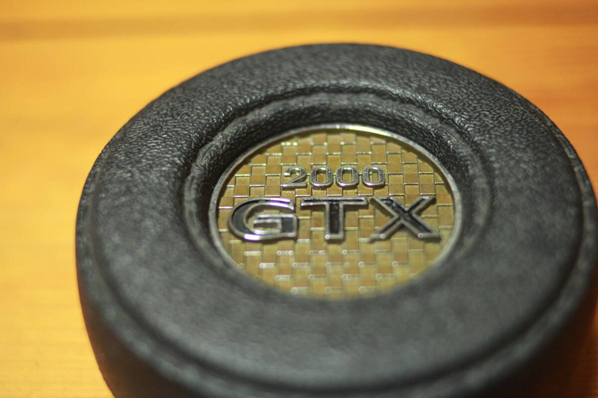 ハコスカ　ＧＴ－Ｘ　純正　ホーンパッド　中古美品　ＧＣ１０　KGC10　スカイライン_GTX文字の中の黒色に一部はがれあり