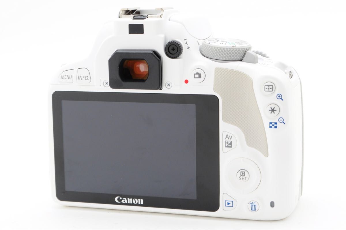 美品 Canon キヤノン Eos Kiss X7 ホワイト ダブルズームレンズセット SD(32GB)カード付 ★1ヶ月保証★