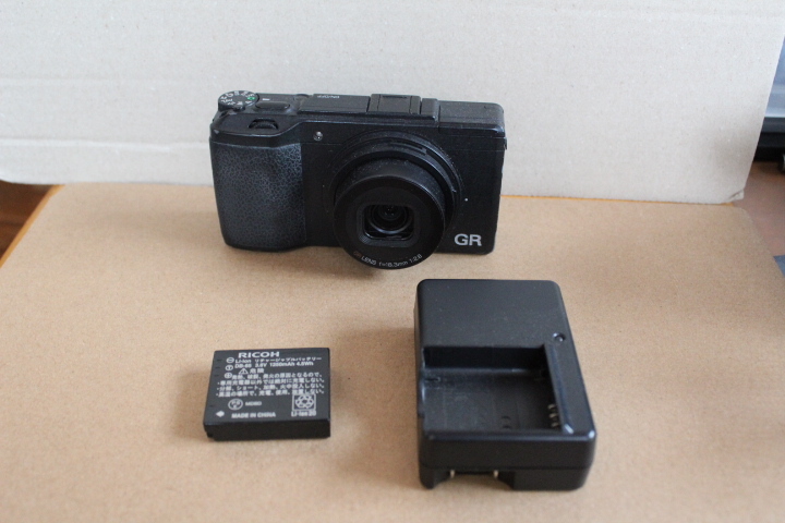 ジャンク・現状品■ RICOH GR II GR2　リコー 18.3mm 1:2.8　APS-C デジタルカメラ_画像1