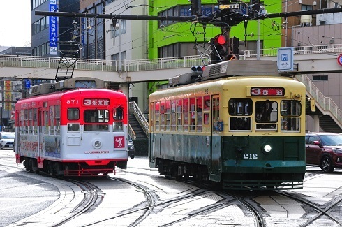 デジ画像２コマ　長崎電気軌道の旧車　３７０形(1962年製造)_画像2