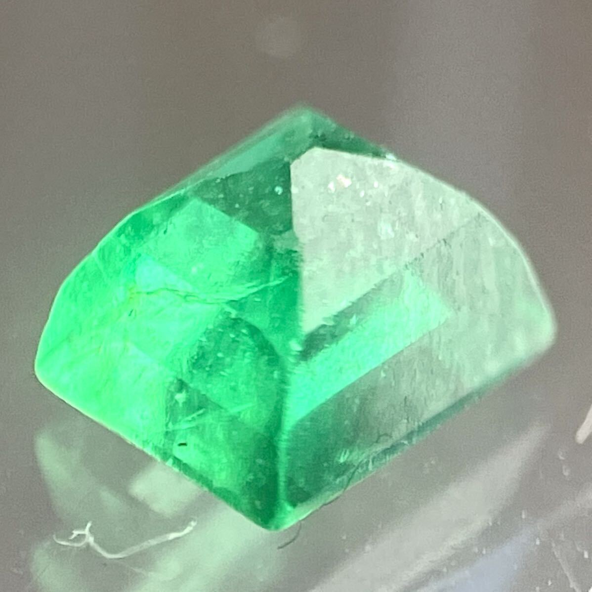 ★天然エメラルド0.333ct★m 約4.0×3.4mmソーティング付 ルース 裸石 宝石 ジュエリーjewelry emerald_画像2