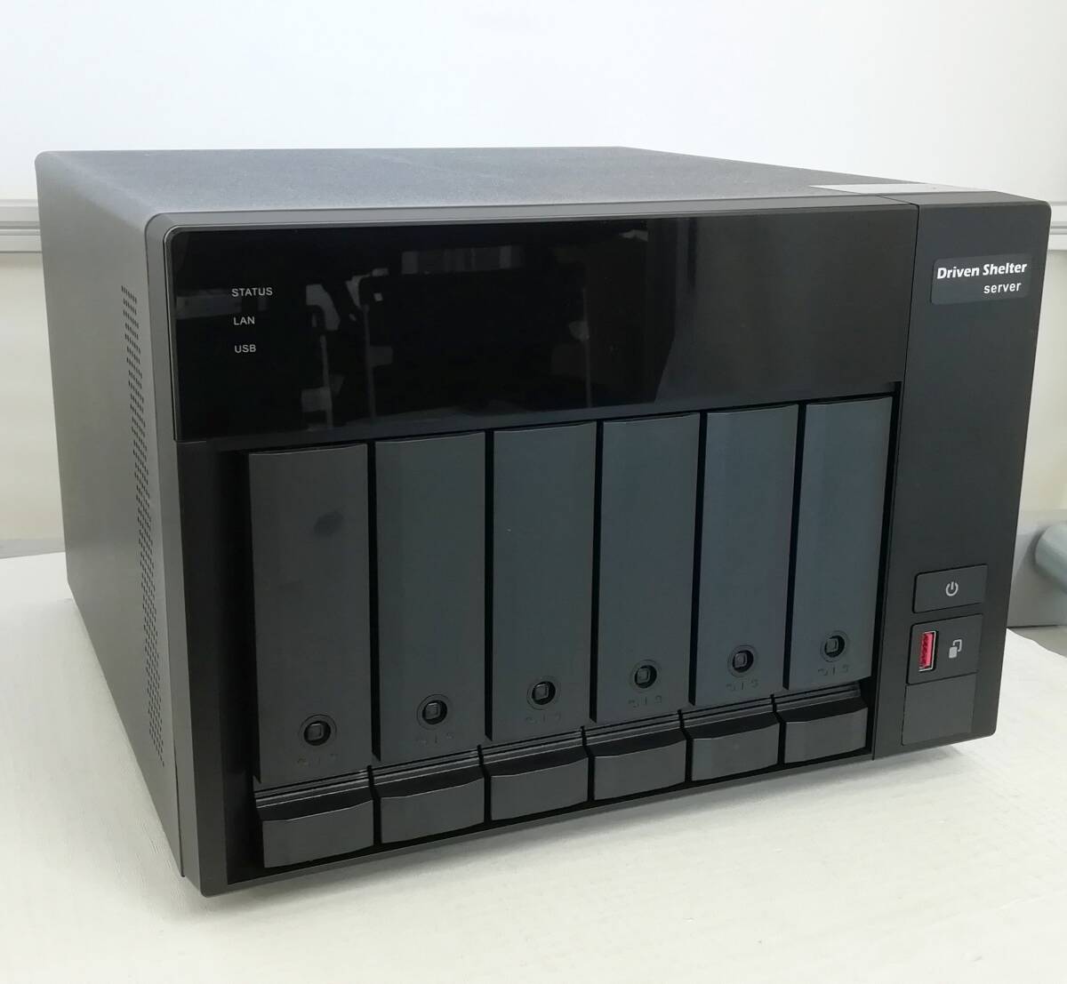 ALEXON Driven Shelter server DS-5000NEO 6ベイ HDD 1.0TBx6 (鍵無し) QNAP OEM NAS-673A-G 中古品 鍵無 即日発送【H24050904】_画像1