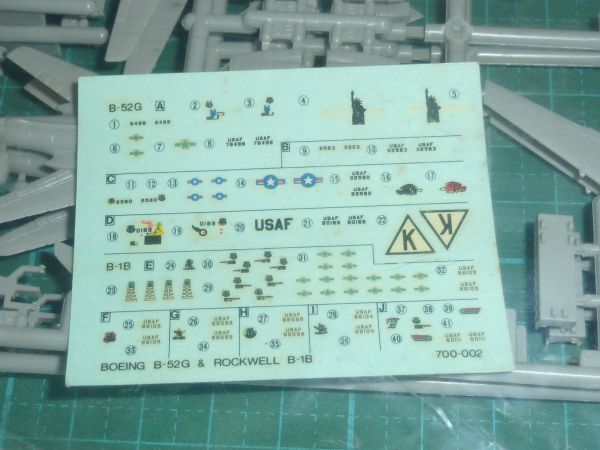 送料￥140~☆1/700　ボーイング B-52G ストラトフォートレス & ロックウェル B-1B　ピットロード　S-3_画像5