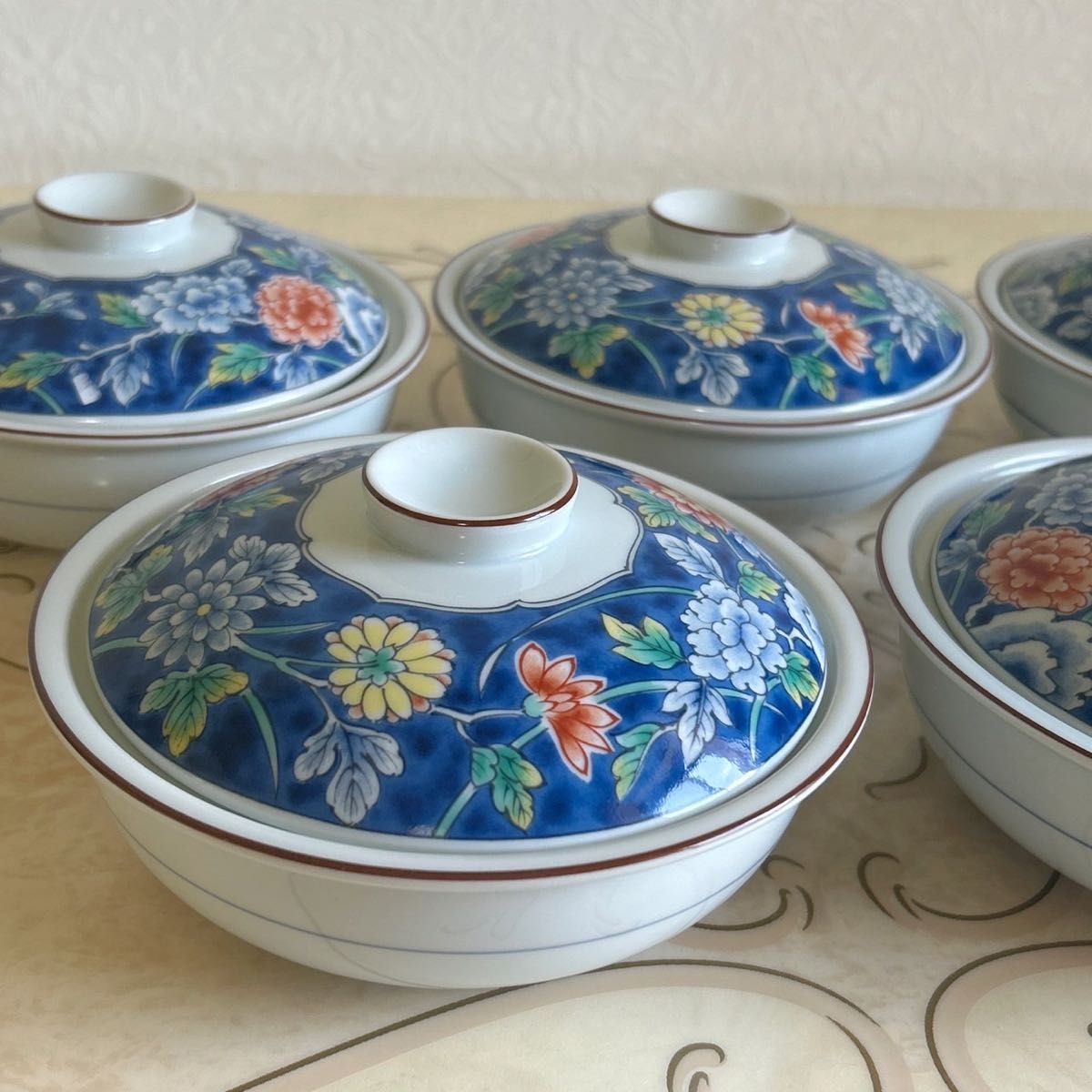 前畑陶器 庫山窯 蓋付き煮物碗 5客セット 色絵 染付 中鉢 小丼 前畑陶器 庫山窯 蓋付き煮物碗 5客セット 色絵 染付 中鉢 小丼