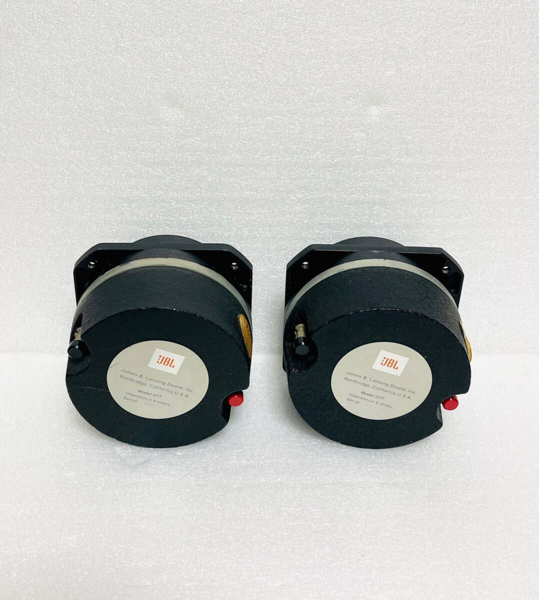 JBLje- Be L 077tsui-ta- speaker pair.