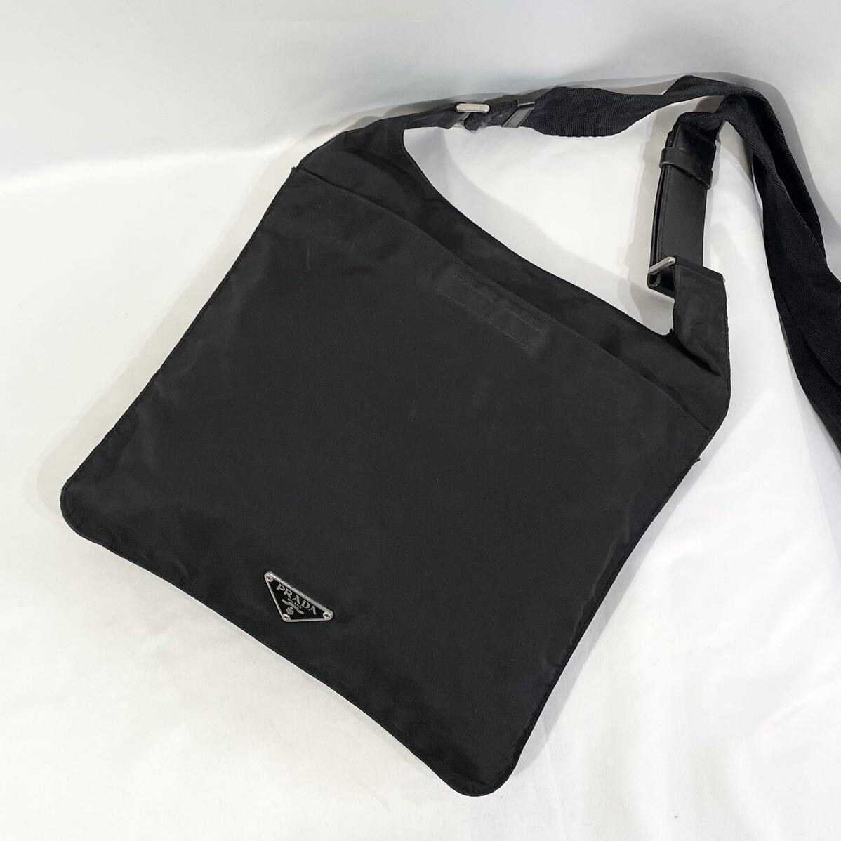 正規品 PRADA プラダ ナイロン ショルダーバッグ 三角ロゴ 正規品 PRADA プラダ ナイロン ショルダーバッグ 三角ロゴ