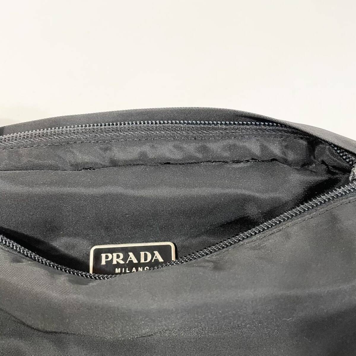 正規品 PRADA プラダ ナイロン ショルダーバッグ 三角ロゴ 正規品 PRADA プラダ ナイロン ショルダーバッグ 三角ロゴ