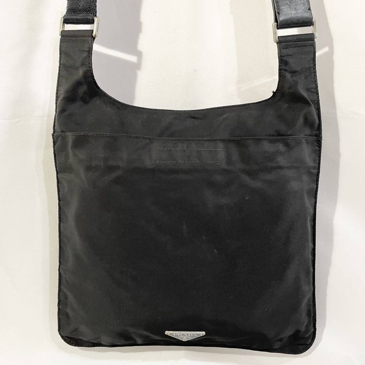正規品 PRADA プラダ ナイロン ショルダーバッグ 三角ロゴ 正規品 PRADA プラダ ナイロン ショルダーバッグ 三角ロゴ