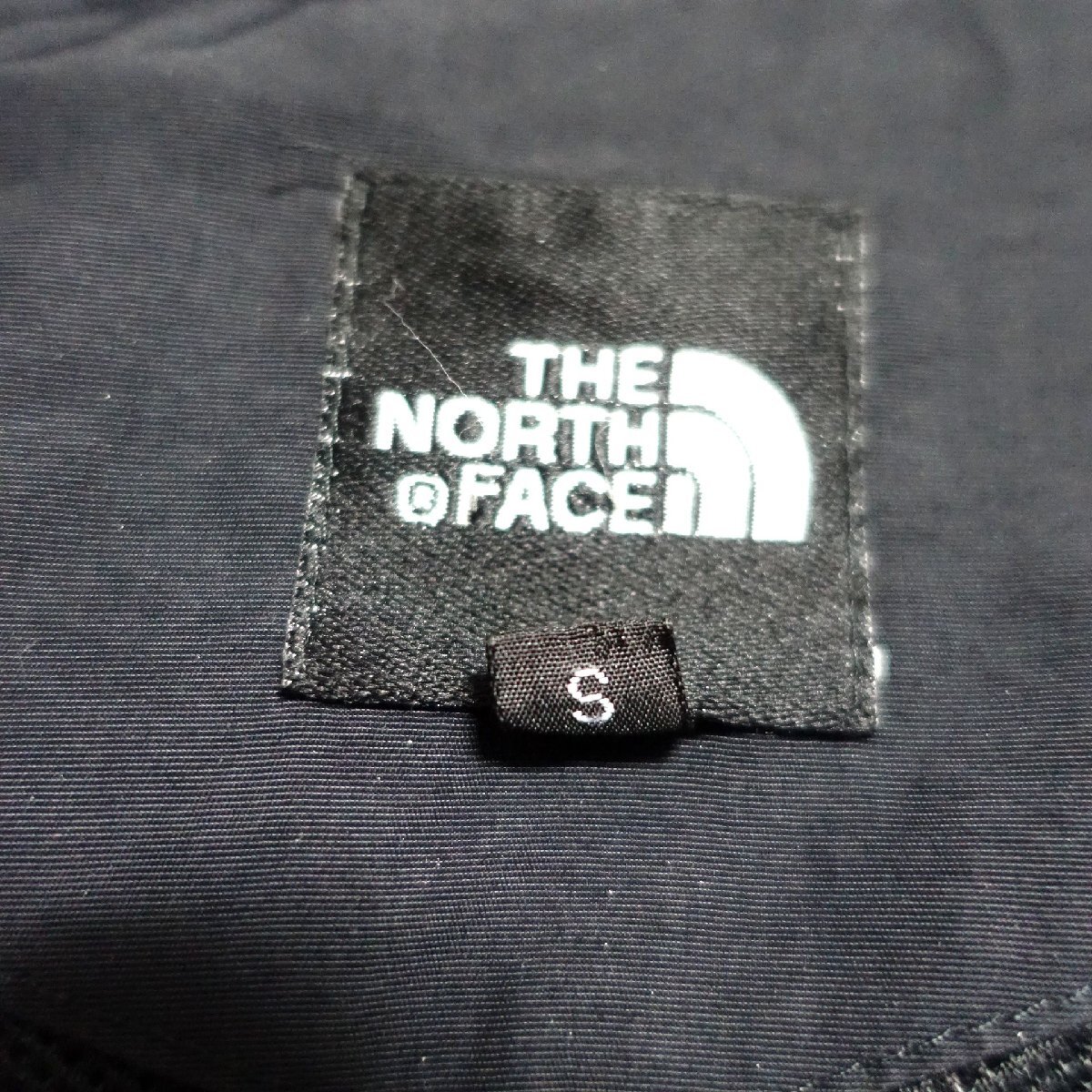 THE NORTH FACE ノースフェイス 腕ロゴ マウンテンパーカー メンズ Sサイズ 正規品 ブラック A4967_画像6