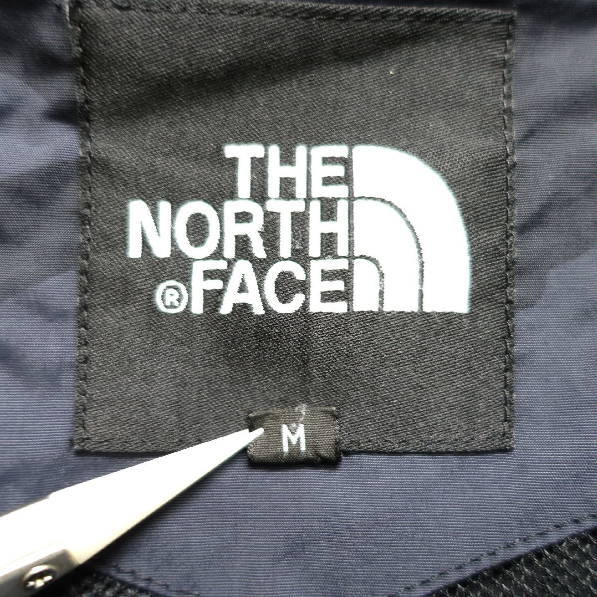 THE NORTH FACE ノースフェイス マウンテンパーカー メンズ Mサイズ 正規品 ブラック カモフラージュ A5366_画像5
