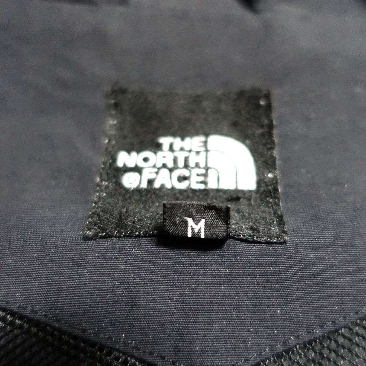 THE NORTH FACE ノースフェイス 腕ロゴ マウンテンパーカー メンズ Mサイズ 正規品 ブラック A5306_画像6