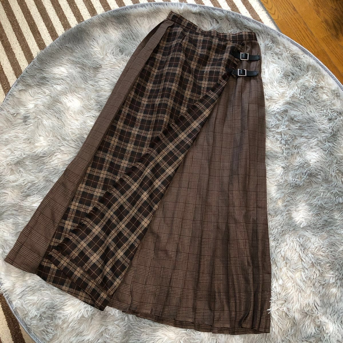 ローズバッドプリーツロングスカート　茶系チェック柄スカート　巻きスカート風　Sサイズ　新品未使用