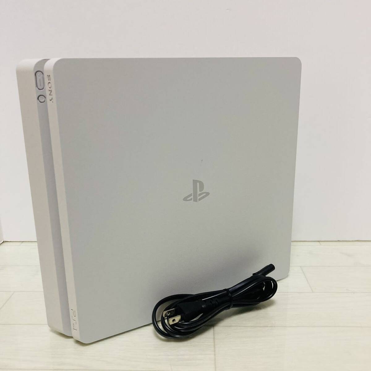 SONY PS4 PlayStation4 CUH-2200B グレイシャー・ホワイト　1TB プレイステーション4 本体　電源ケーブル　プレステ4 【1円スタート】_画像1