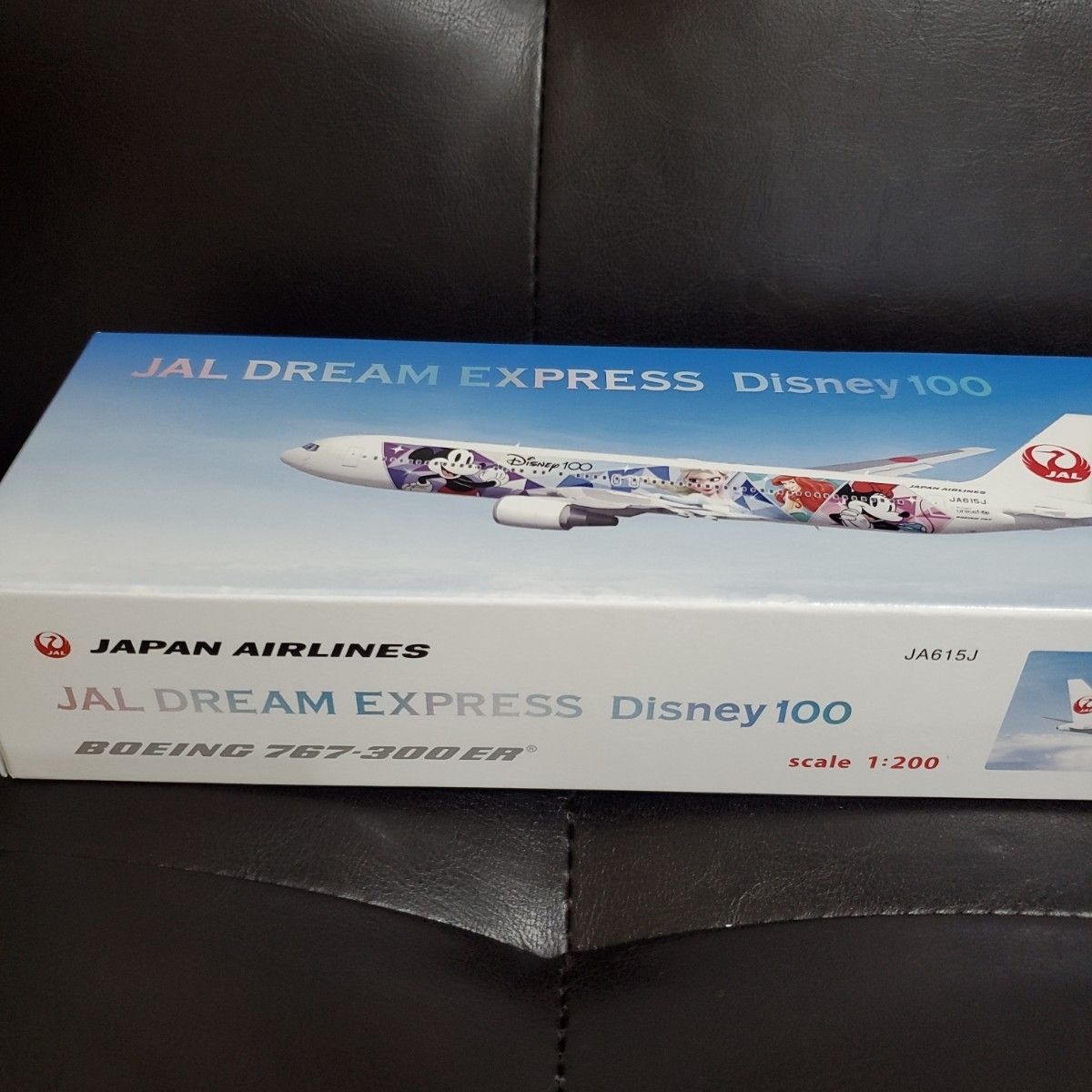JAL DREAM EXPRESS Disney 100周年 1/200 飛行機模型 ディズニー JAL DREAM EXPRESS Disney 100周年 1/200 飛行機模型 ディズニー