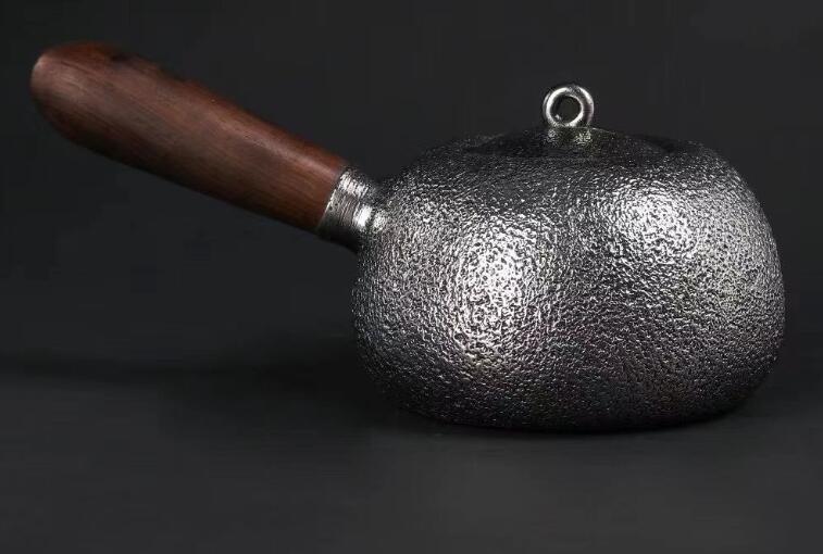 ★新品未使用★ 南部鉄器 鉄壺 コーティングなし 手作り鉄 やかんを沸かす お茶の道具 600MLの画像3