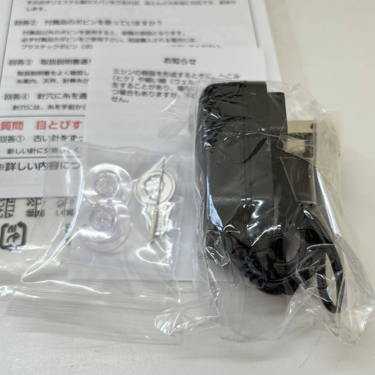 展示品 ジャノメ コンパクト電動ミシン IJ-240B ブラック 軽量 フットスイッチ 縫製スピード調整可能_画像3