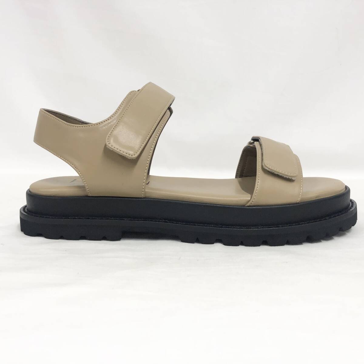 新品未使用 HEWN (ヒューン) Hook and Loop w−soled サンダル 新品未使用 HEWN (ヒューン) Hook and Loop w−soled サンダル