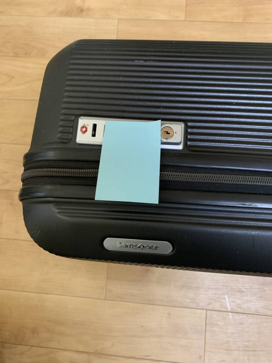 Samsonite Samsonite suitcase 