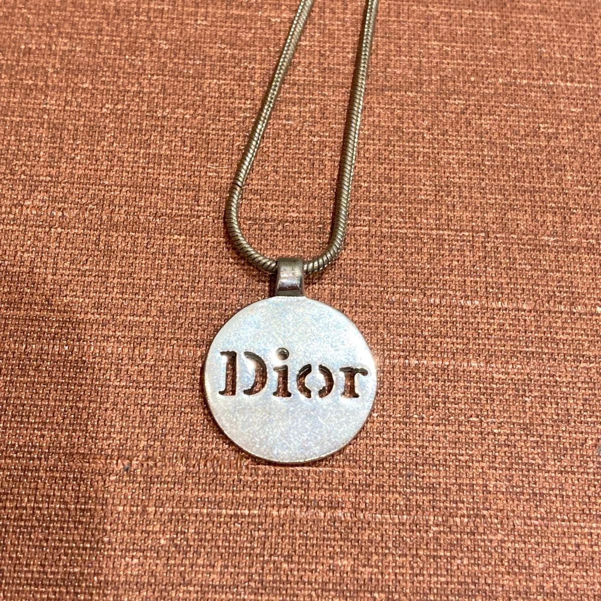 Christian Dior クリスチャンディオール 小物 アクセサリー ロゴネックレス シルバーカラー 人気 ブランド アイテム