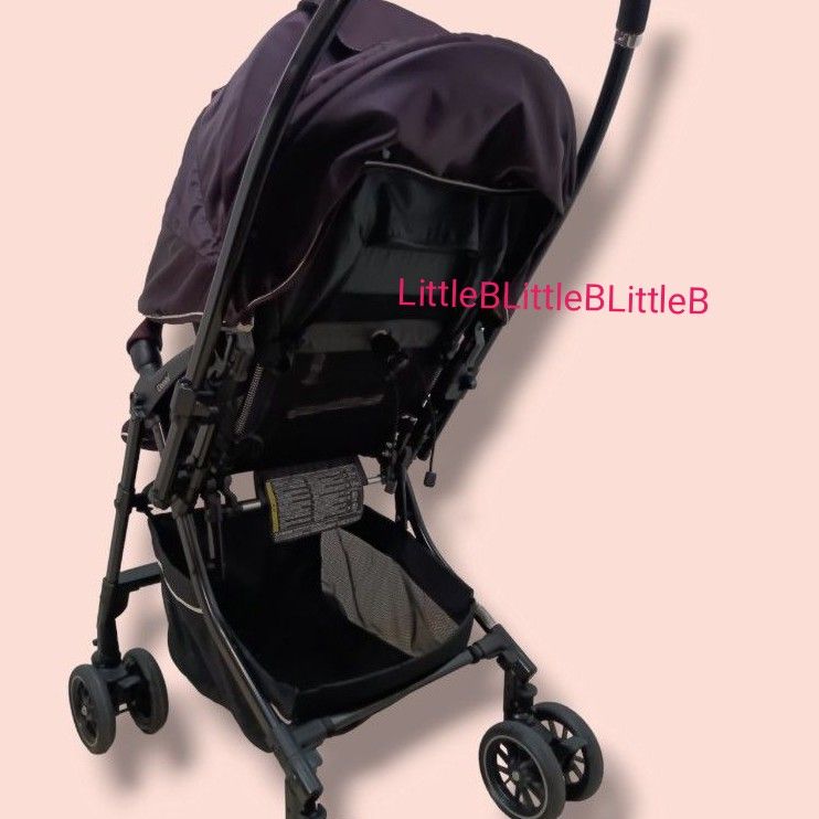 コンビ【美品】付属品あり 両対面式 4キャス 軽量 片手開閉 A コンビ【美品】付属品あり 両対面式 4キャス 軽量 片手開閉 A