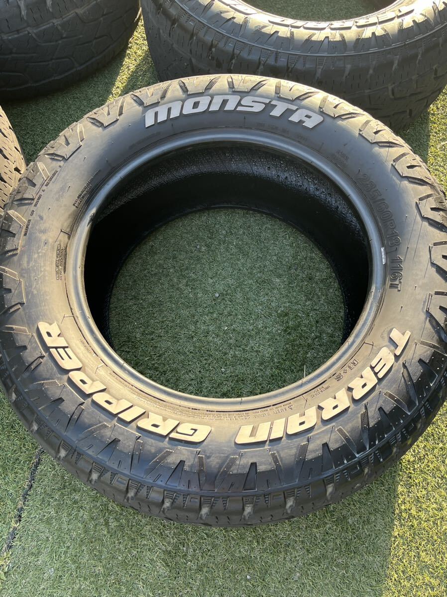 monsta TERRAIN GRIPPER 285/60R18 ホワイトレター オールテレーンタイヤ 中古品 4本セット 2021年製造 残溝6〜7分山_画像2