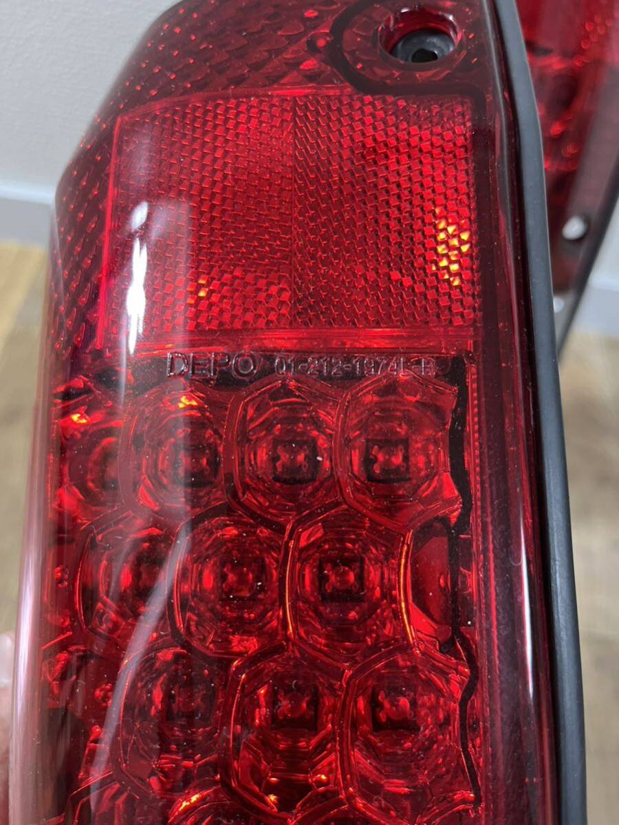 トヨタ ランドクルーザー 78プラド 70系 社外 LED テールランプ テールライト 左右セット 中古品 DEPO製 美品の画像5