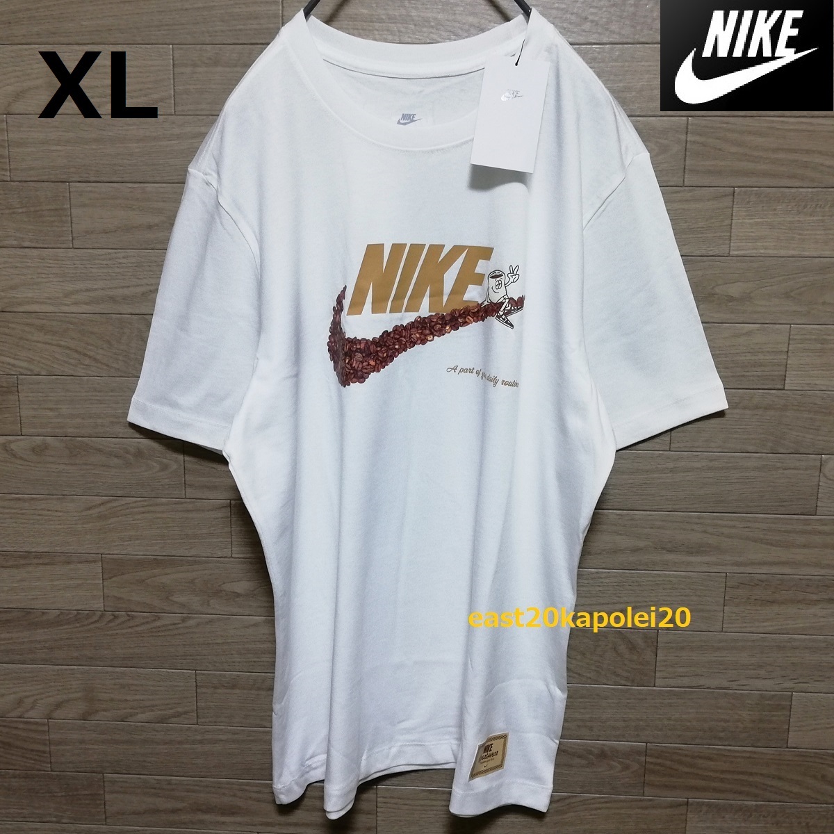 新品 NIKE ナイキ コーヒー豆 スウッシュ ビッグロゴ メンズ ウェア トップス Tシャツ XL size ホワイト 未使用 コーヒーカップ キャラ TEE_画像1