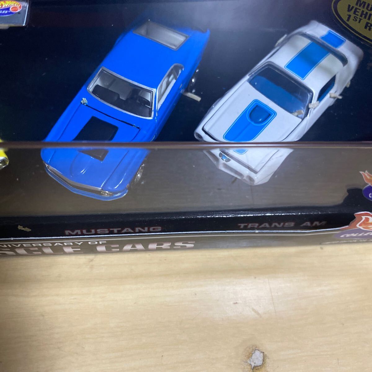 ホットウィール Hot Wheels 30th Anniversary Of ‘70 Muscle Cars 4台セットの画像4