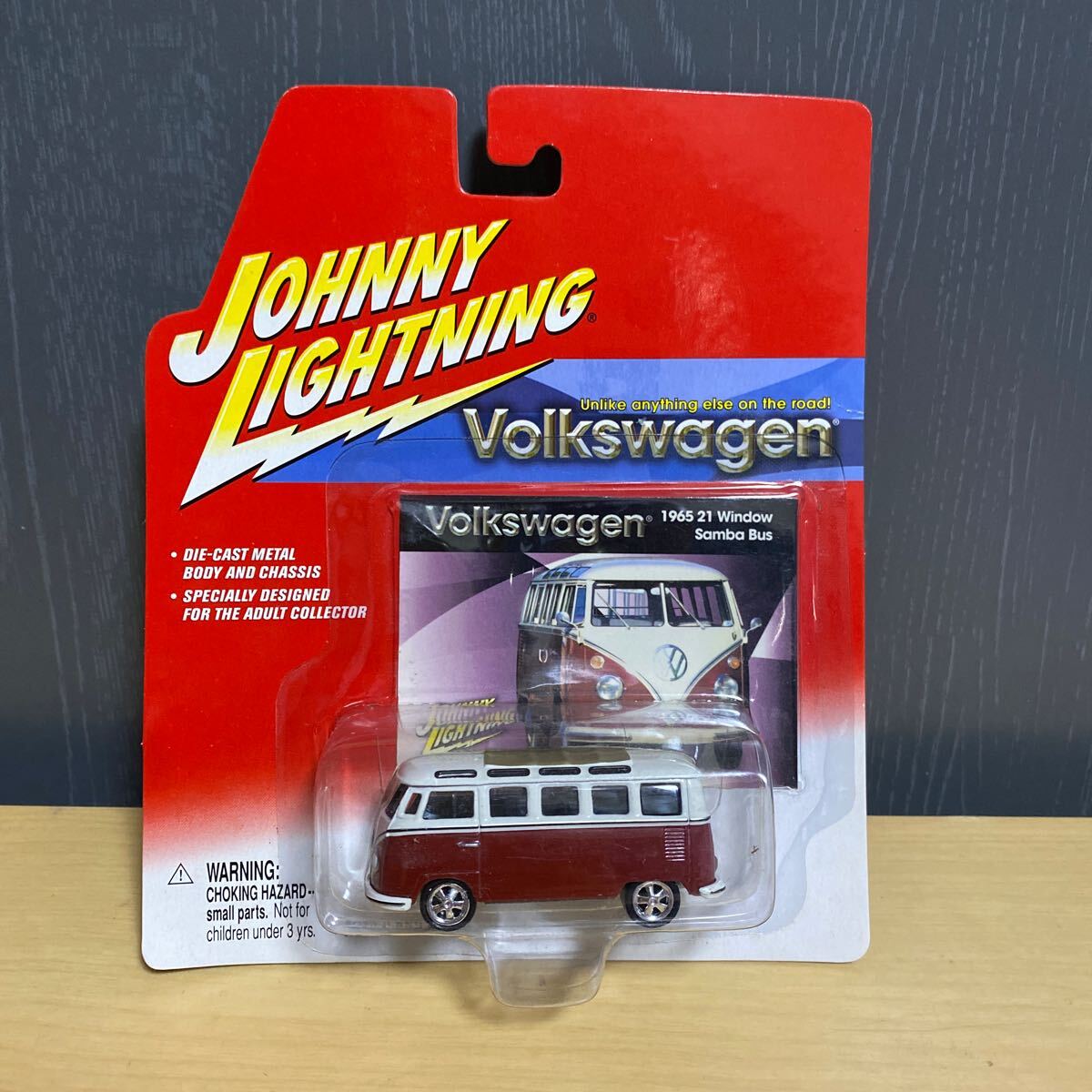  Johnny Lightning JOHNNY LIGHTNING 1965 21 Window Samba Bus red 