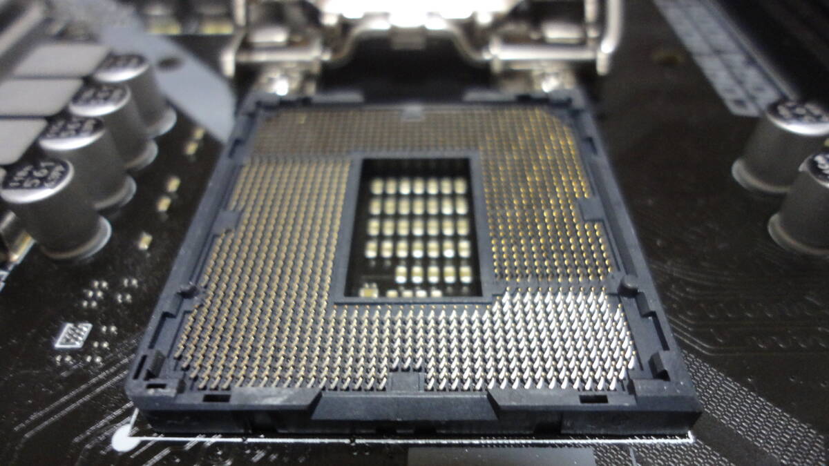 MSI　MAG　B460M　MORTAR　 マイクロATXマザーボード CPUソケット：LGA1200 ジャンク品 付属品取説・CD・WIFIアンテナ_画像5