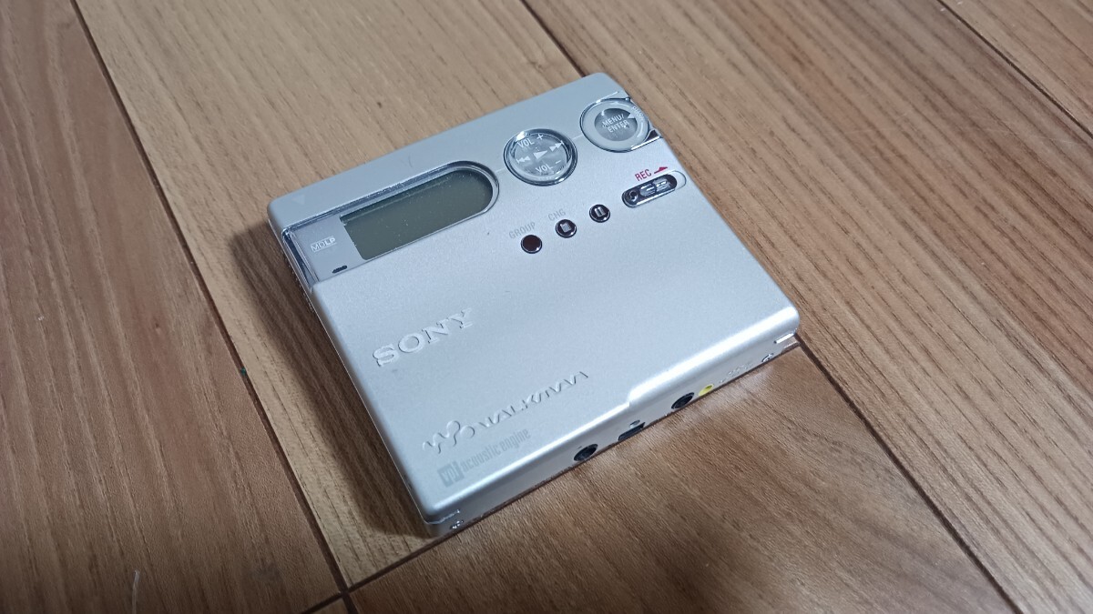 ☆美品☆　SONY MD walkman MZ-N910 ソニー ポータブルMDプレーヤー MDウォークマン シルバー MDレコーダー_画像2