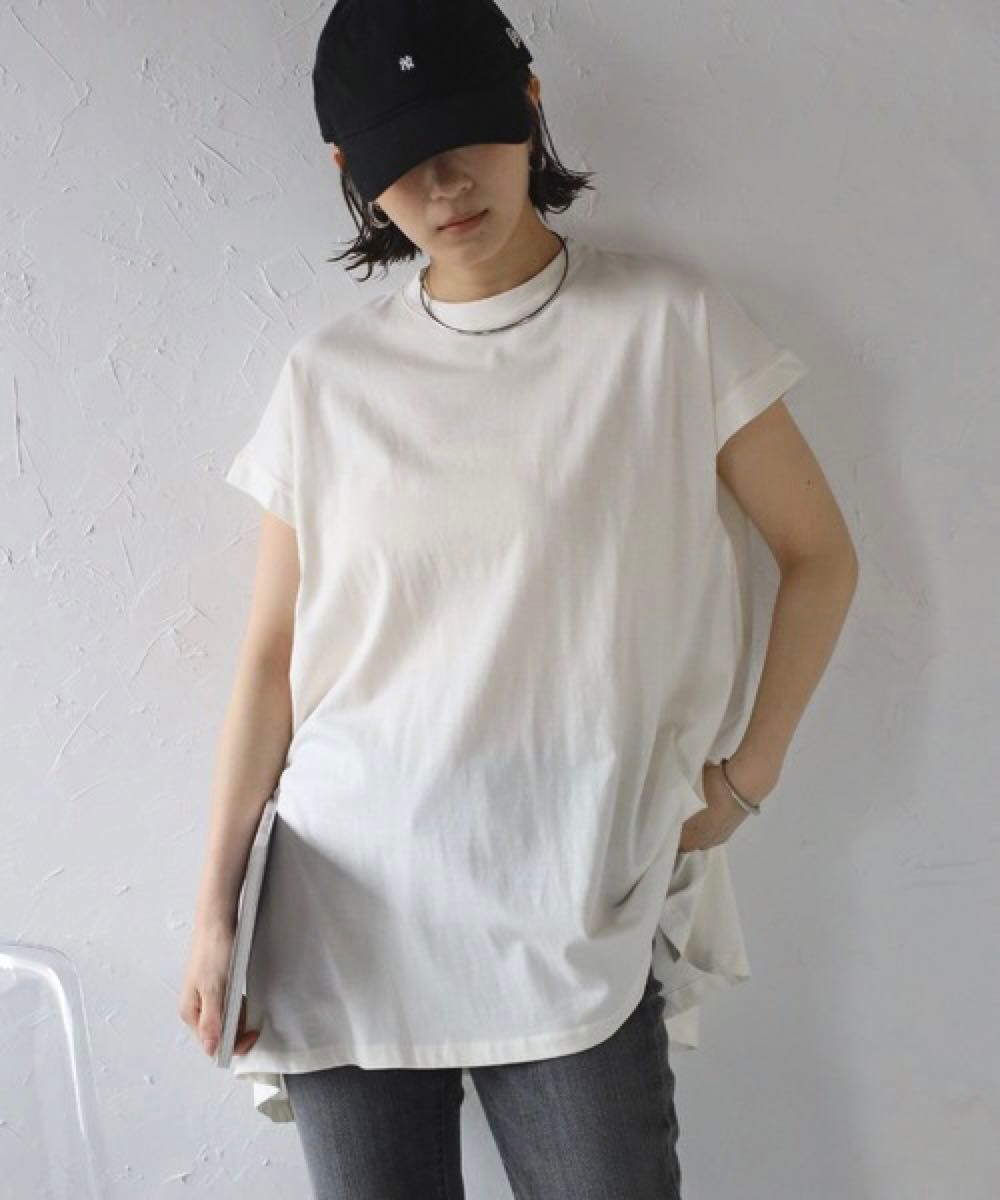 【新品/タグ付き】Bonjour Sagan裾フレアフレンチスリーブTシャツ iv