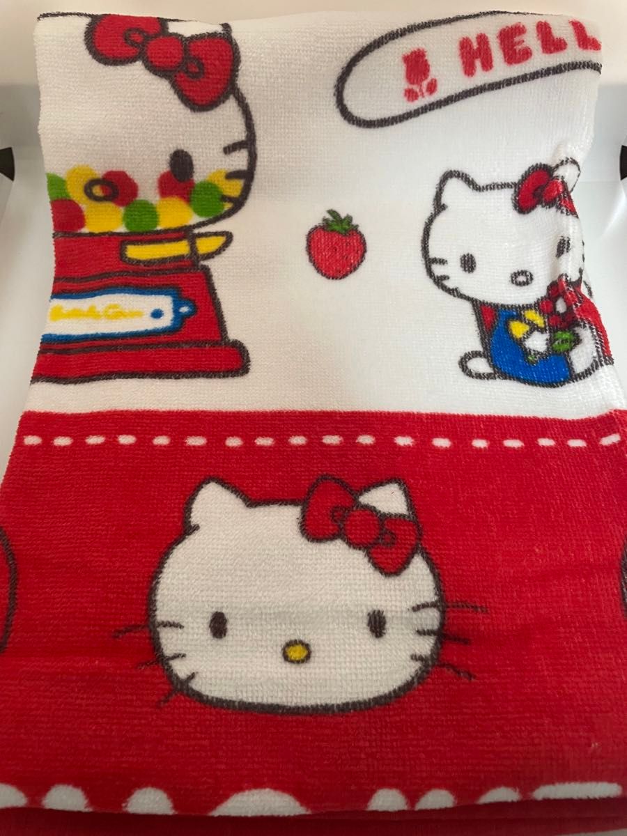 売れました 新品タグ付き ♡HELLO KITTYバスタオル サンリオ ハローキティ 50周年バスタオル しまむら 新品タグ付き