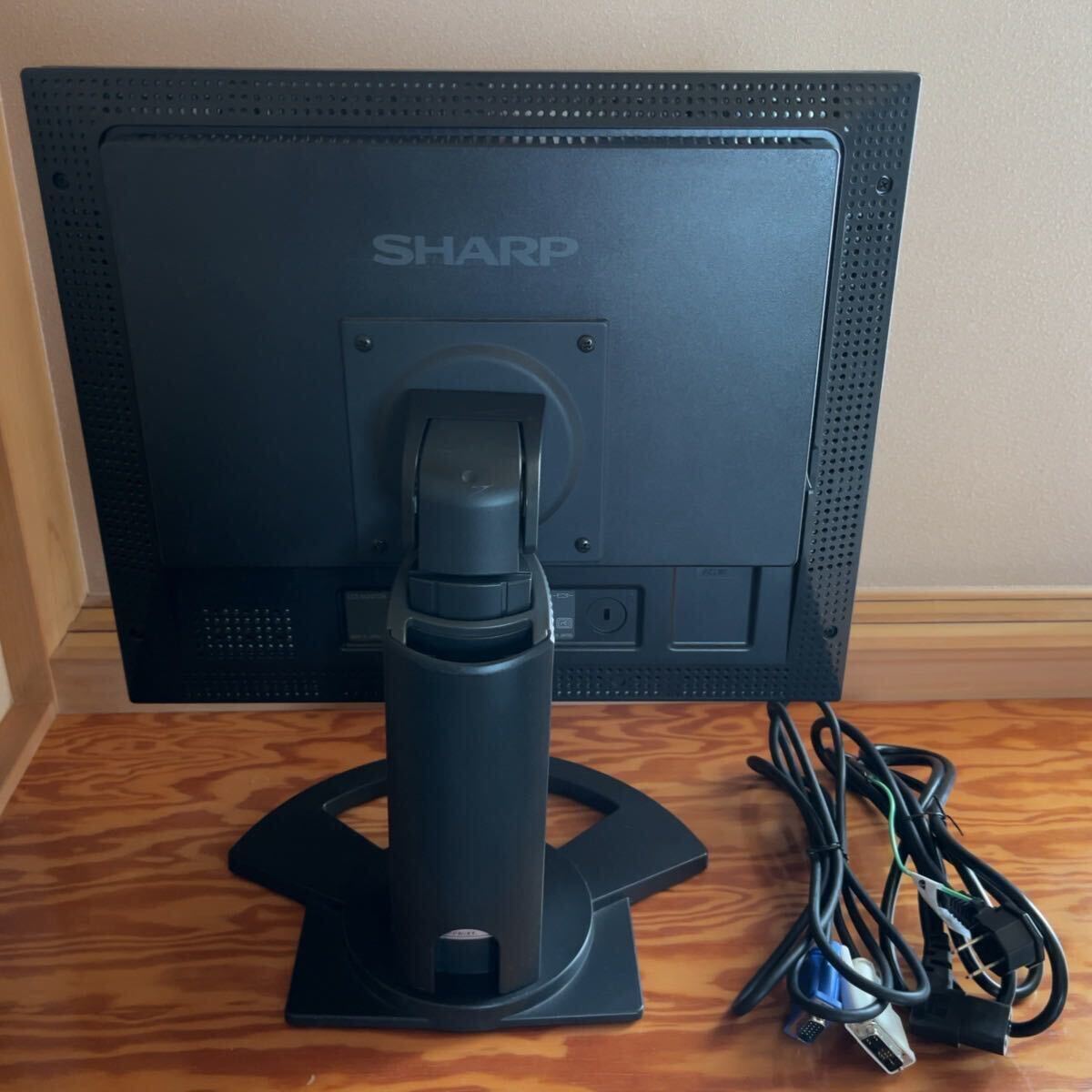 SHARP LL-T1820-B sharp liquid crystal monitor 