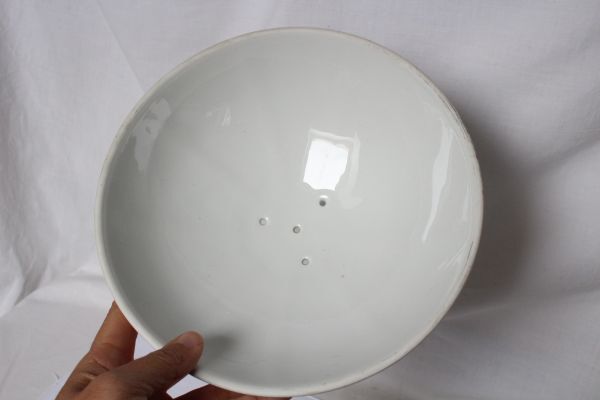 フランス アンティーク PILLIVUIT 古い陶器のイチゴ用のお皿 受け皿付き 白色 美品_送料は日本全国均一料金です