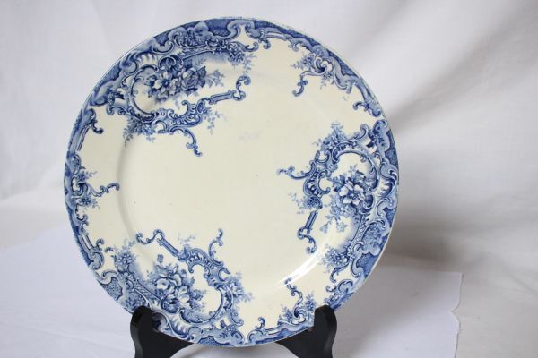 ベルギー アンティーク B.F.K.BOCH DAUPHIN 古い陶器のデザート皿 ロカイユ模様 1枚 美品_送料は追跡無3200円or追跡有3500円です