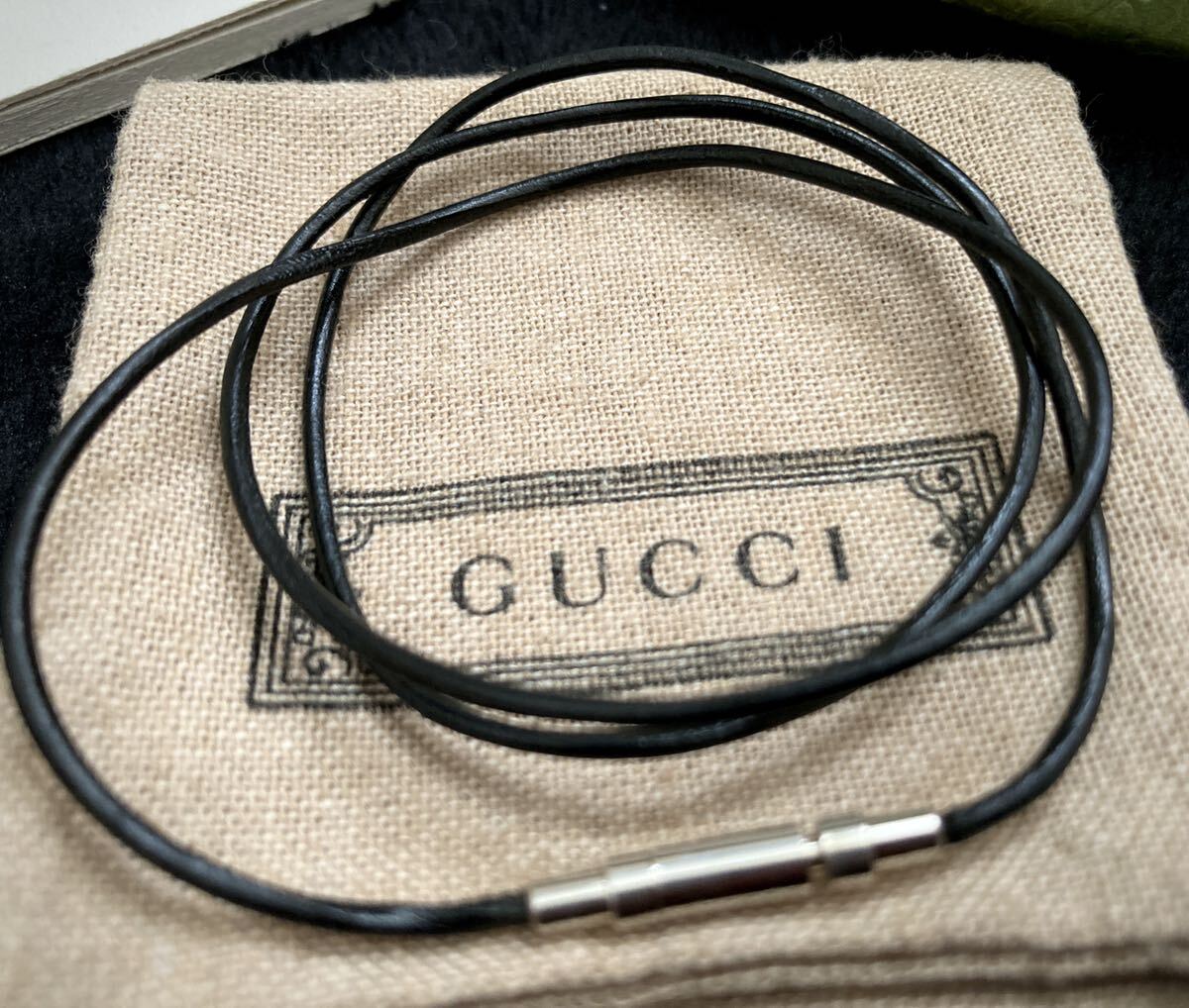 【即決/送料込み】正規品 GUCCI/グッチ レザーチョーカー/革紐/ネックレス ブラック×シルバー(51.5cm)_画像2