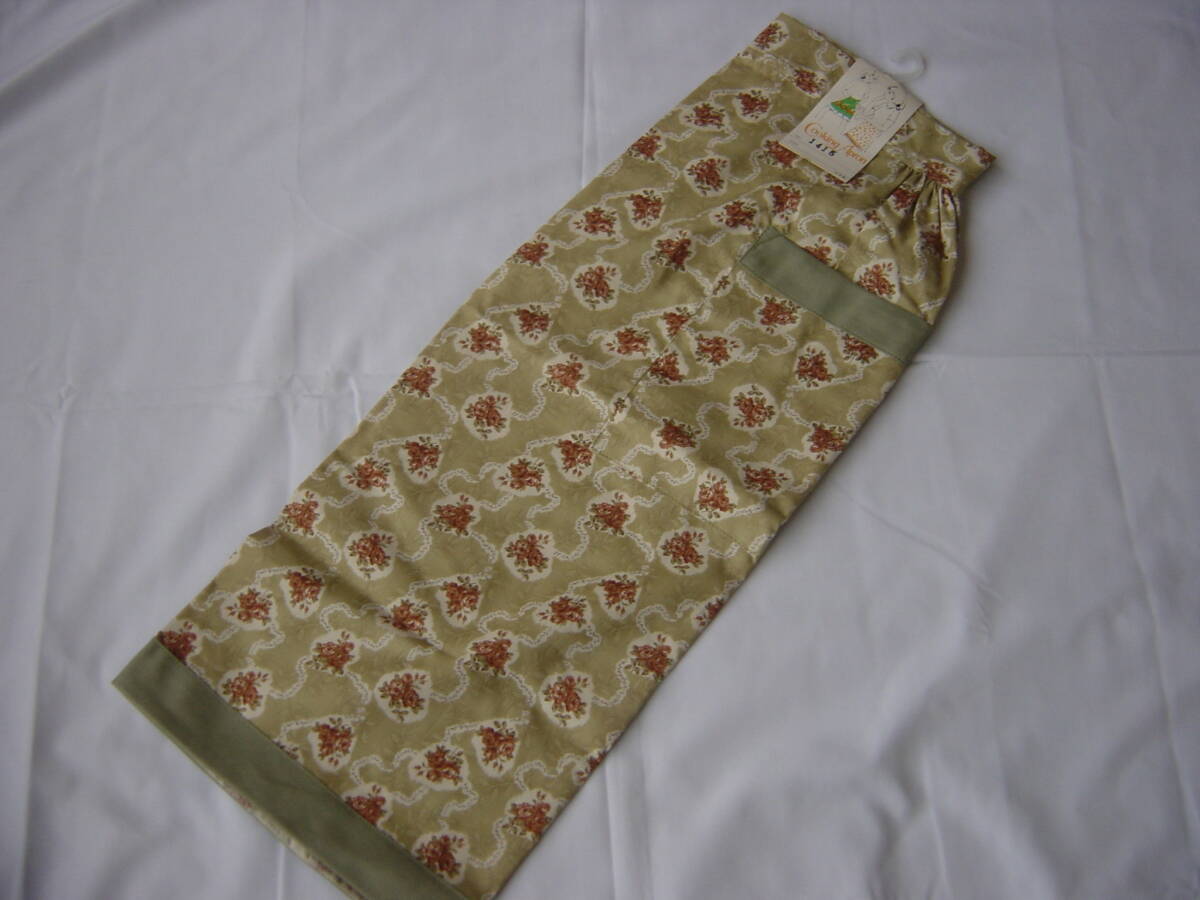  apron small of the back apron floral print made in Japan with pocket unused long time period home storage goods 