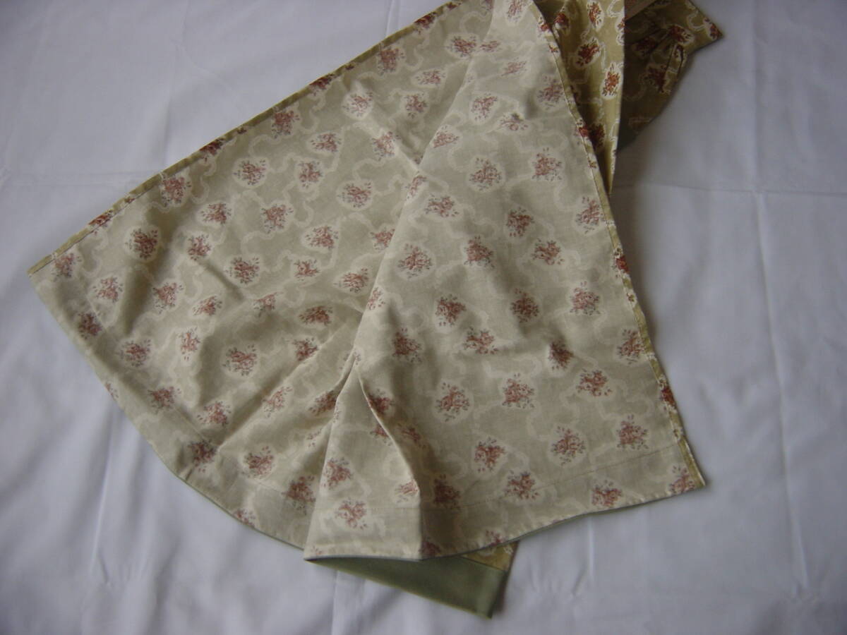  apron small of the back apron floral print made in Japan with pocket unused long time period home storage goods 