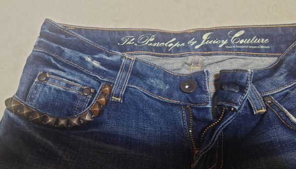Juicy Couture( Juicy Couture ) studs attaching jeans 24in used goods 